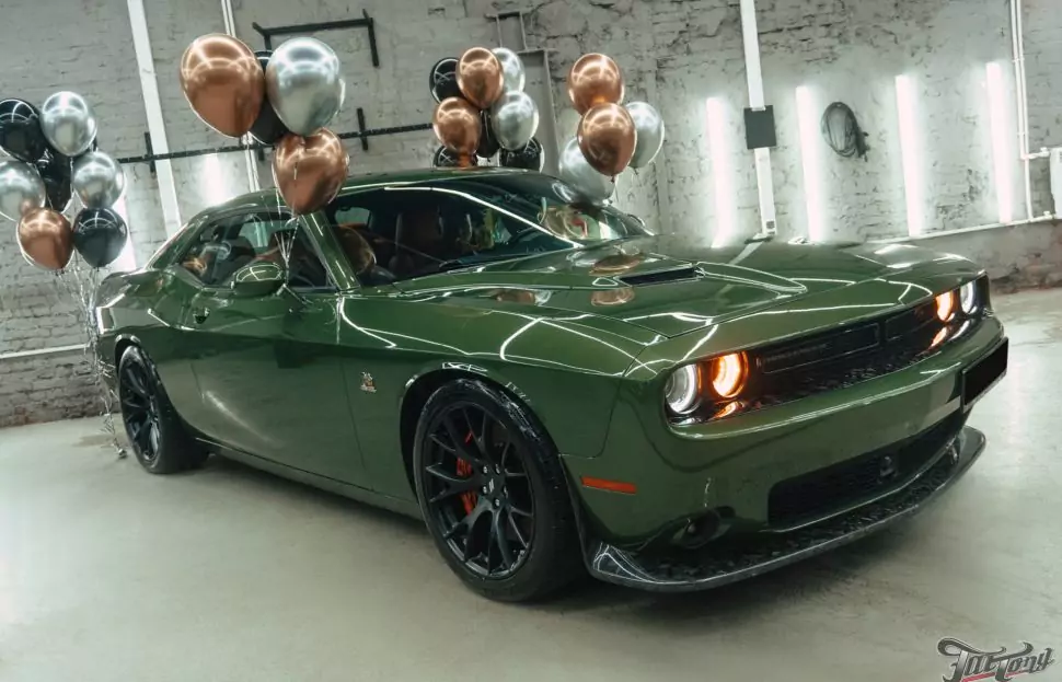 Как преобразить Dodge Challenger RT ScatPack? Часть 3: кованый карбон в экстерьере, установка системы холодного впуска и маслоуловителя, ТО и обслуживание системы кондиционирования. Выдача автомобиля!